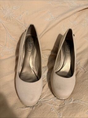 Life Stride Women's Neutral Tan Wedge Espadrilles